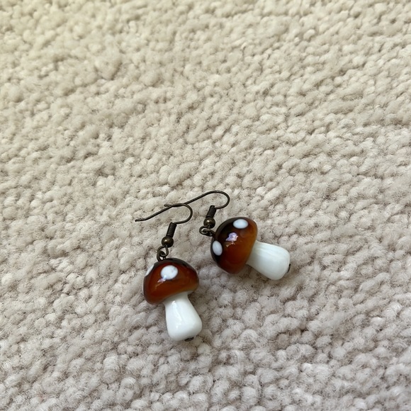 Handmade brown mushroom earrings - Picture 3 of 3